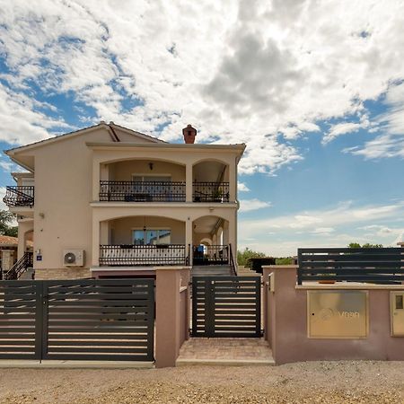 Antonci  Apartments Covic מראה חיצוני תמונה