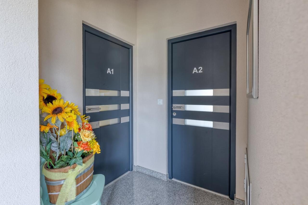 Antonci  Apartments Covic מראה חיצוני תמונה