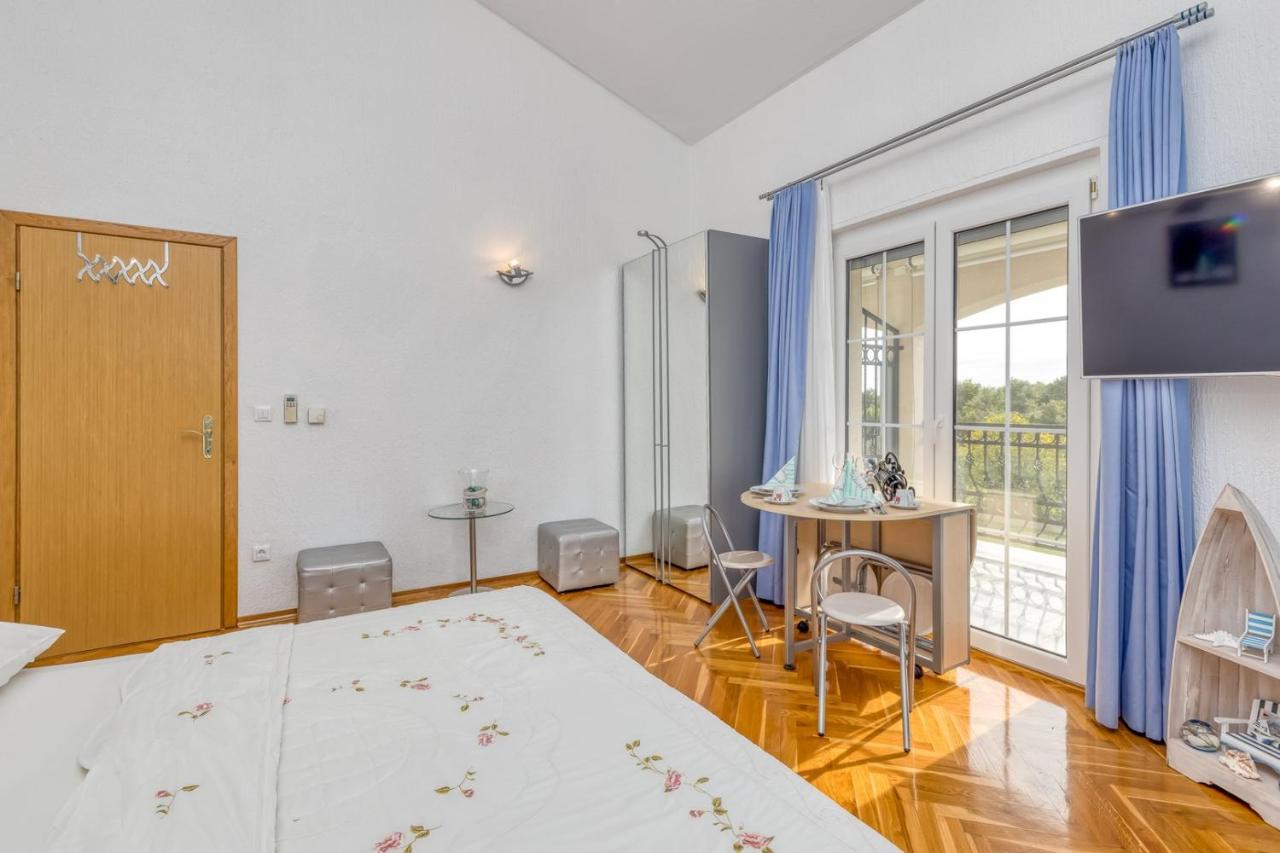 Antonci  Apartments Covic מראה חיצוני תמונה