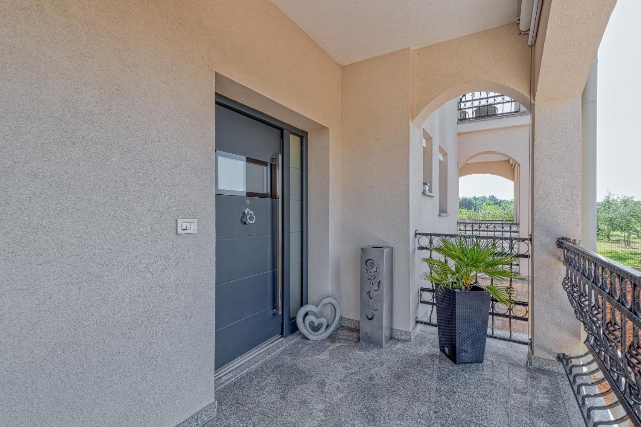 Antonci  Apartments Covic מראה חיצוני תמונה